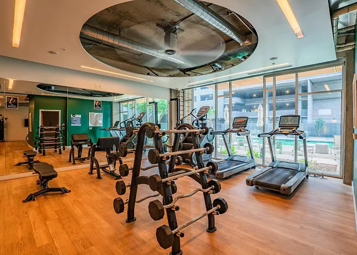 Apartment 2br Near Dt With Balcony Gym Pool Parking Wd *
