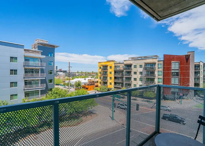 2br Near Dt With Balcony Gym Pool Parking Wd Phoenix