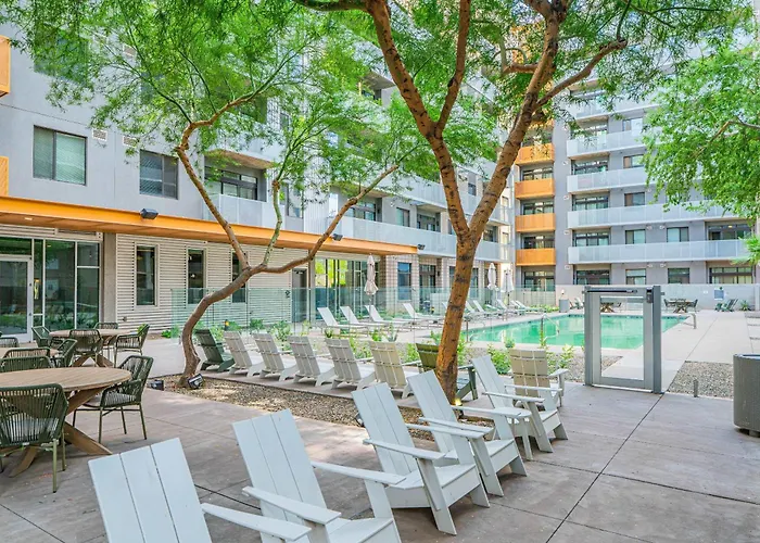 Apartment 2br Near Dt With Balcony Gym Pool Parking Wd Phoenix