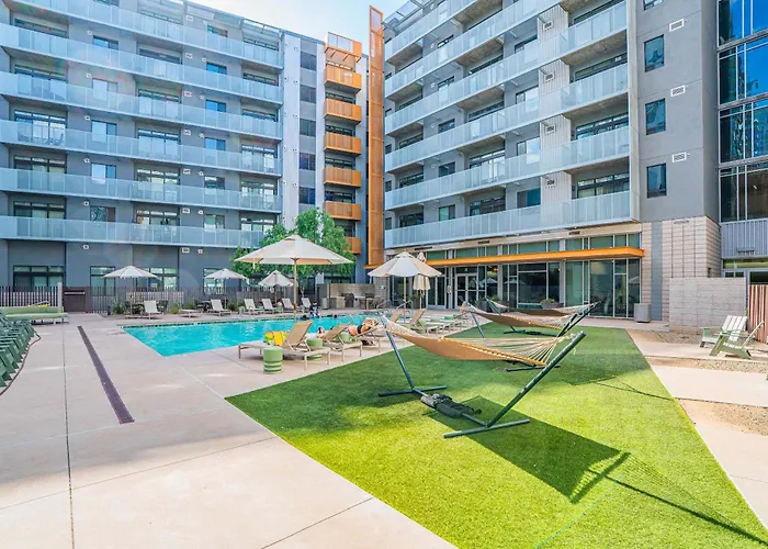 Apartment 2br Near Dt With Balcony Gym Pool Parking Wd *